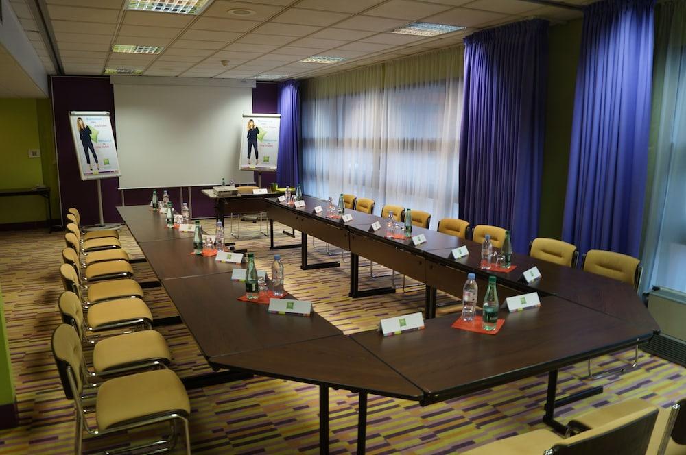 Ibis Styles Evry Courcouronnes Hotel And Events المظهر الخارجي الصورة